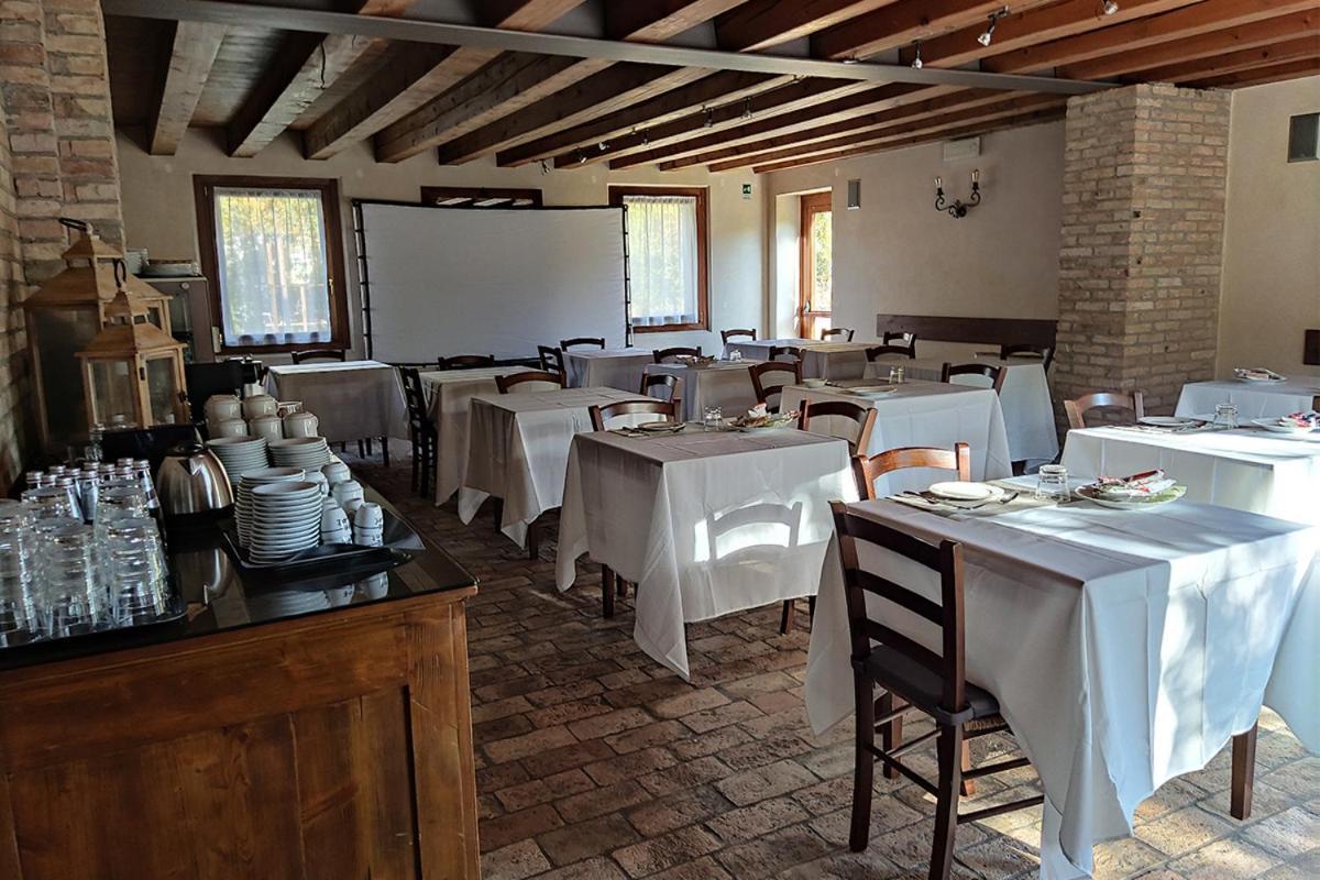 Hotel Villa Dei Carpini Oderzo Bagian luar foto