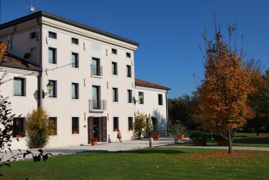 Hotel Villa Dei Carpini Oderzo Bagian luar foto