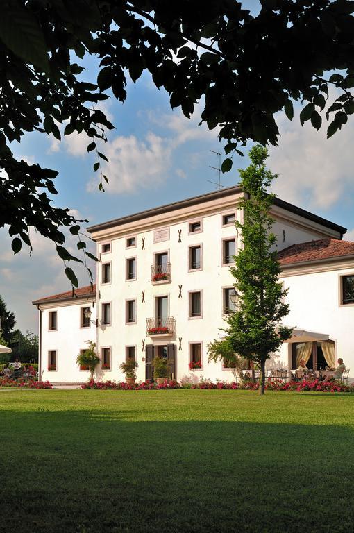 Hotel Villa Dei Carpini Oderzo Bagian luar foto