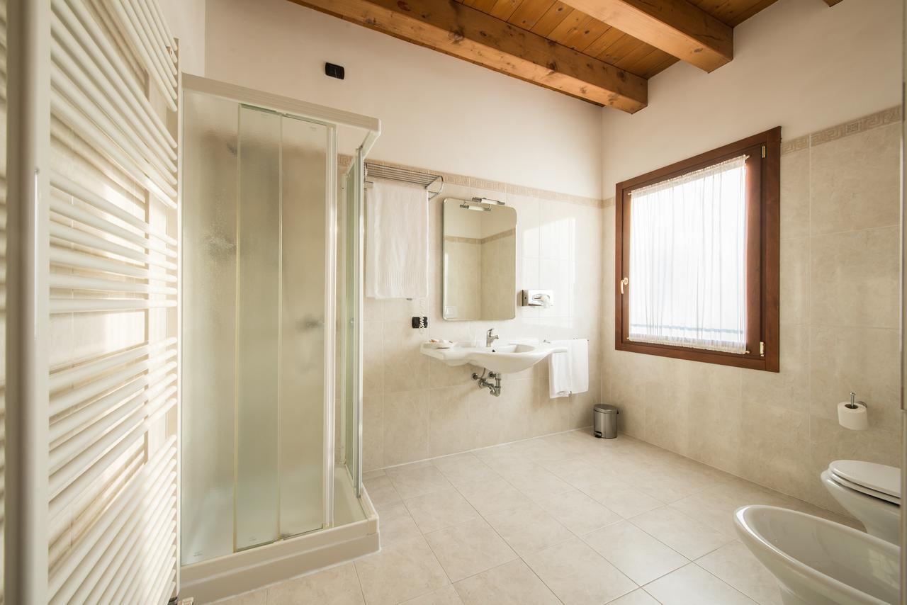 Hotel Villa Dei Carpini Oderzo Bagian luar foto