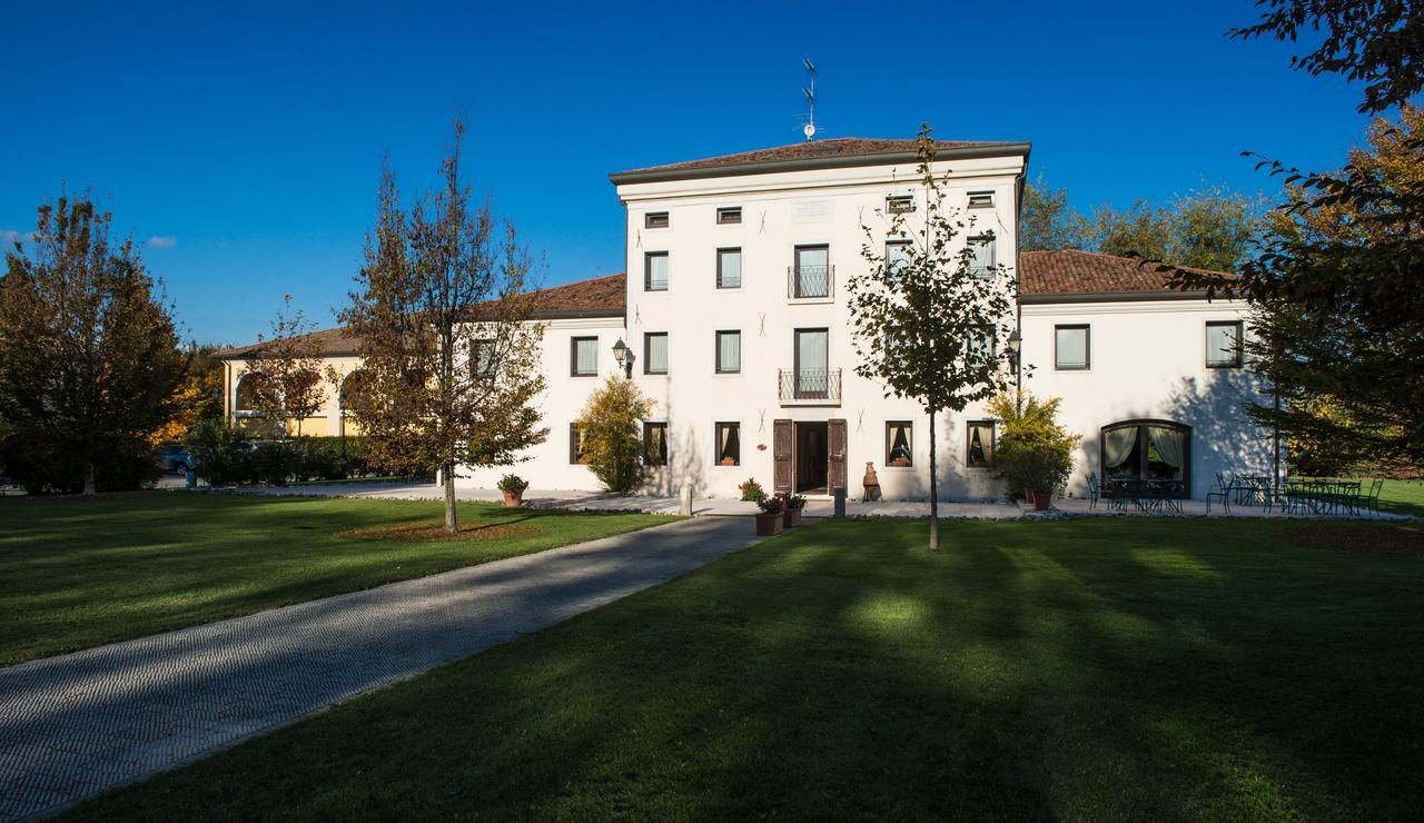 Hotel Villa Dei Carpini Oderzo Bagian luar foto