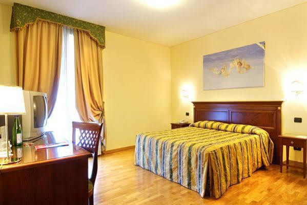 Hotel Villa Dei Carpini Oderzo Bagian luar foto